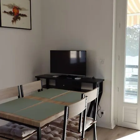 Royan, 2 Pieces, 2 Personnes - Fr-1-738-15 *